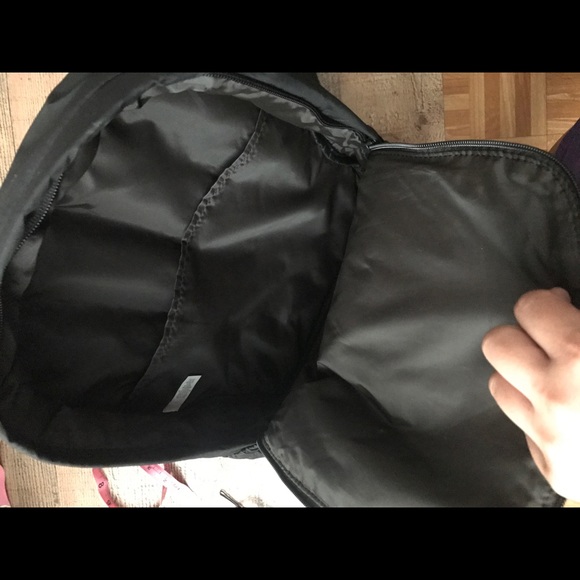 SOLD! Under Armour backpack - Picture 5 of 6